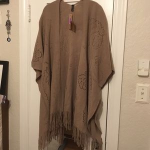 Justin & Taylor Soft Tan Crochet Fringe Wrap Poncho Cardigan with Rose Detail